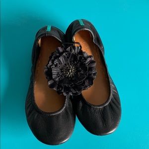 Black tieks flats